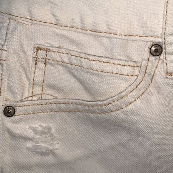 RSQ Womens Vintage High Rise Distressed White Denim Shorts Size 1/25 - Picture 6 of 10